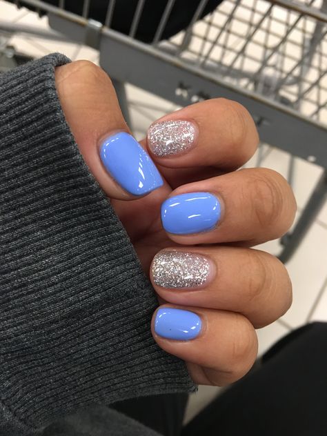 Gel Nail Ideas Short Summer, Nail Color Design Ideas, April Sns Nails, Blue Shellac Nails Summer, Summer Dip Nail Ideas Simple, Blue Gel Nails Ideas Short, Blue Dip Powder Nails Design, Simple Dip Nails Spring, May Gel Nail Ideas