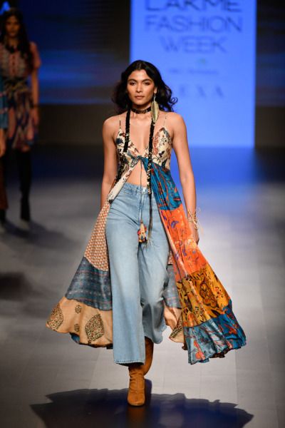 LABEL RITU KUMAR  Winter/Festive 2018 collection  LAKMÈ FASHION WEEK Culture Fusion Fashion, Ritu Kumar Collection, Indian Styling, Indian Streetwear, Display Clothes, Fashion Design Books, Summer Pieces, Ritu Kumar, India Fashion Week