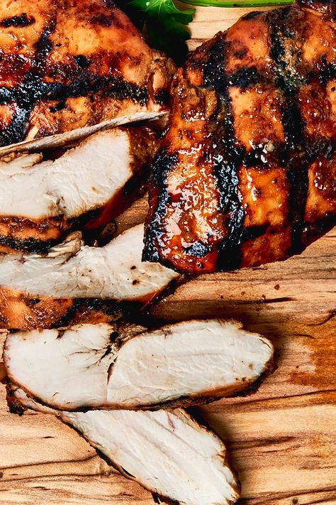 The Best Grilled Chicken Breasts Rotisserie Style Chicken Breast, Chicken Marinade For The Grill, Basic Marinade, Juicy Grilled Chicken Breast, Smoker Meals, Oven Grilled Chicken, Sauce For Grilled Chicken, Meat Marinades, The Best Grilled Chicken