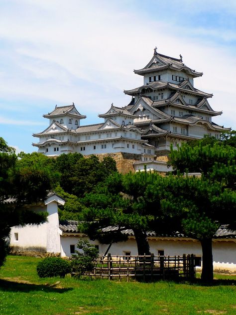 Himeji Castle, Japan Japanese Palace, Himeji Castle, Japan Architecture, Japanese Castle, Amazing Places On Earth, Imperial Palace, Kyushu, Style Deco, Japanese Architecture