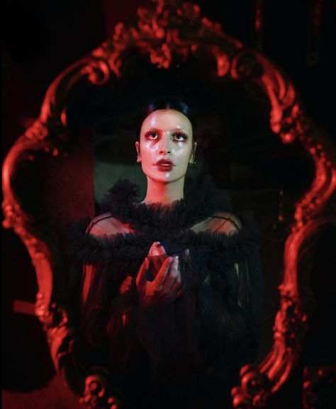 @sevdaliza_ on Instagram Halloween Photography, Magic Mirror, Halloween Photoshoot, Photoshoot Themes, Season Of The Witch, Halloween Photos, Creative Portraits, Pose Reference Photo, Red Aesthetic