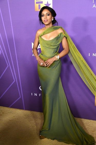 Kerry Washington's Corset Gown Is Pure Green Goddess Corset Gown, Brown Pumps, Vivienne Westwood Dress, Halle Bailey, Green Gown, Kerry Washington, Green Goddess, Fashion Icons, Jenny Packham