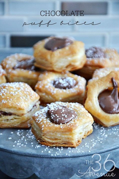 Chocolate Puff Bites - Three ingredient dessert that is ready in 15 minutes. Chocolate Puff, Smores Dessert, Super Easy Desserts, Puff Pastry Desserts, Mini Torte, Chocolate Bites, Shower Desserts, Brownie Desserts, Bite Size Desserts