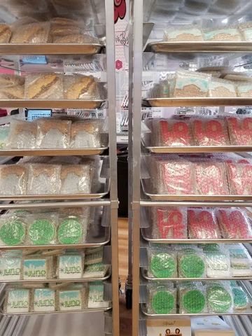 How to Freeze Decorating Cookies – The Flour Box Cookie Decorating Storage, Cookie Decorating Organization, Cookie Organization, Cookie Storage Ideas, Memorial Cookies, Freeze Cookies, Freezing Cookies, Cookie Holiday, Cottage Food