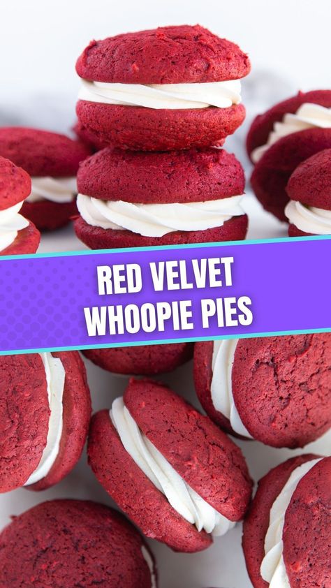 Red velvet cake and cupcake lovers must try these red velvet whoopie pie cookies with cream cheese frosting! Red Velvet Whoopie Pie Recipe, Whoopi Pies, Whoopie Pie Filling, Red Velvet Sandwich Cookies, Red Velvet Whoopie Pies, Whoopie Pie Recipe, Chocolate Whoopie Pies, Dessert Pie Recipes, Baked Sweets