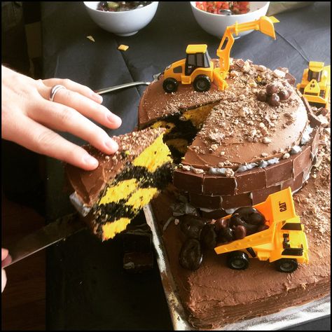 Vanilla Cheesecake Mousse, Kids Construction Cake, Kid Birthday Cake, Construction Theme Cake, Excavator Cake, Construction Cupcakes, Digger Cake, Construction Birthday Cake, Toddler Birthday Cakes