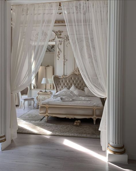 𝑲𝒂𝒚 🕊 on Twitter: "… " Good Morning Darling, Royal Room, Royal Bedroom, Dekorasi Kamar Tidur, Boarding School, Aesthetic Bedroom, Dream Rooms, Home Room Design, My New Room