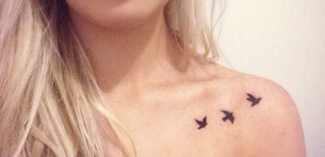 Bird Tattoo Collarbone, Bird Silhouette Tattoos, Bird Shoulder Tattoos, Swallow Bird Tattoos, Little Bird Tattoos, Vogel Tattoo, Bird Tattoo Wrist, Flying Bird Tattoo, Tattoo Bird