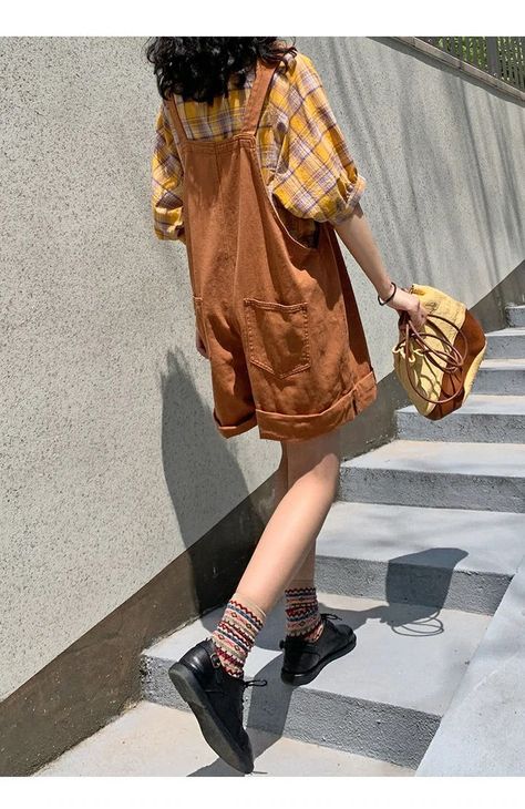 f016e59c7ad8b1d72903bb1aa5720d53desc52987071ri Wide Shorts Outfit, Casual Cottagecore Outfits Summer, Jumpsuit Shorts Outfit, Japanese Casual Outfits, Cool Jumpsuits, Casual Cottagecore Outfits, Japanese Outfits Casual, Overall Shorts Outfit, Enby Outfits