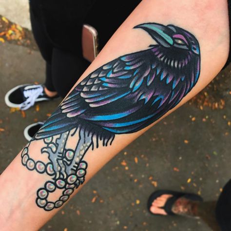 Iridescent raven #larsontattoos Colored Raven Tattoo, Maleficent Crow Tattoo, Raven Color Tattoo, Colorful Crow Tattoo, Colorful Raven Tattoo, Neotraditional Crow Tattoo, Raven American Traditional Tattoo, Raven Tattoo Color, Raven Tattoo Traditional