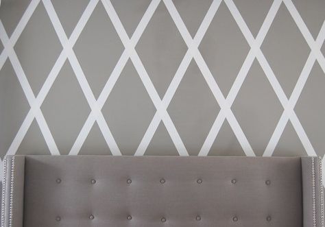 Wonder if Hubby would do this (but I think I want it painted)...http://www.thenester.com/2012/08/no-paint-diamond-wall.html# Masking Tape Wall, Tape Wall Art, Wall Trellis, Tape Wall, Diamond Wall, Home Decor Hacks, Wall Paint Designs, Easy Home Decor, Duct Tape