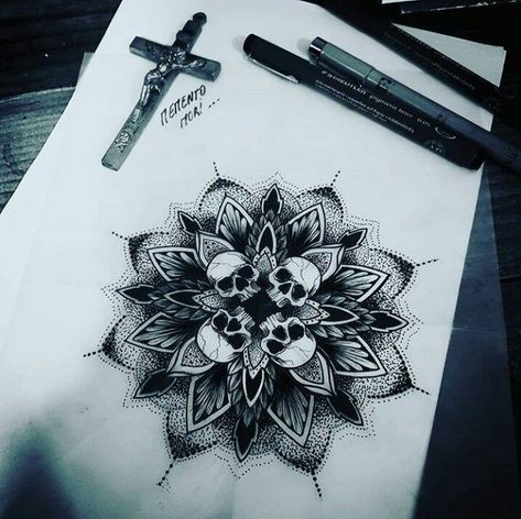 Spooky Mandala Tattoo, Gothic Mandala Tattoo, Hand Tattoos Mandala, Bookish Tattoo Ideas, Dark Mandala Tattoo, Skull Mandala Tattoo, Tattoo Ideas Dainty, Tattoo Design Mandala, Atrapasueños Tattoo