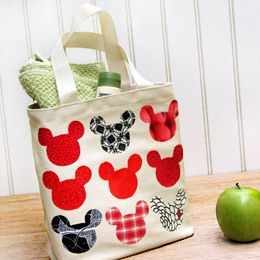 50 Disney Crafts Disney Tote, Mickey Baby, Sac Diy, Back To School Crafts, Mickey Y Minnie, Craft Tote Bag, Bag Sewing, Cadeau Diy, Disney Diy