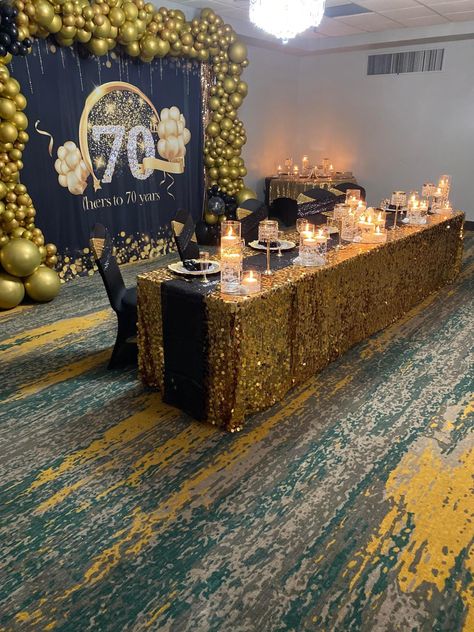 Black And Gold Head Table Decor, Black And Gold Party Decorations For Men Birthday, Birthday Head Table Ideas, 68th Birthday Party Ideas, 70th Birthday Party Ideas For Dad, 70th Birthday Parties Decorations, 50th Birthday Party Ideas For Men, Black And Gold Party Decorations, Pastor Anniversary