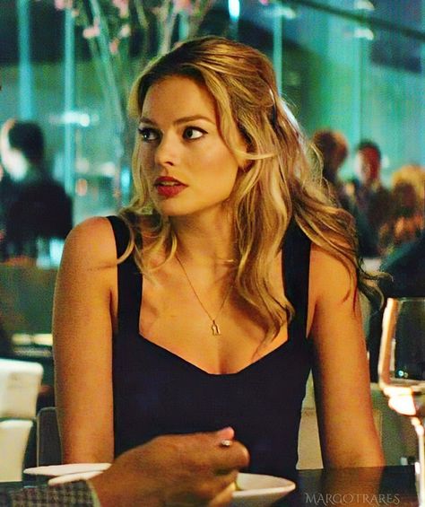 Margot Robbie in 'Focus' (2015). Margot Robbie Focus, Robbie Margot, Margrot Robbie, Margot Robbie Hair, Margot Robbie Style, Blond Balayage, Stil Inspiration, In Focus, Margot Robbie