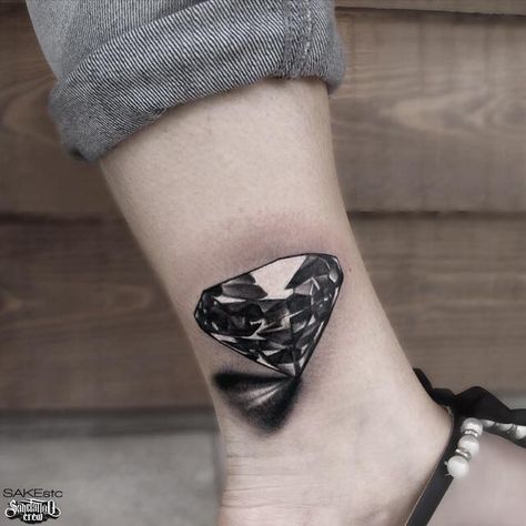 Black Diamond Tattoo, White Diamond Tattoo, Traditional Diamond Tattoo, Black Diamond Tattoos, Small Nature Tattoo, Wolf Tattoos For Women, Diamond Tattoo Designs, Girl Thigh Tattoos, Diamond Tattoo