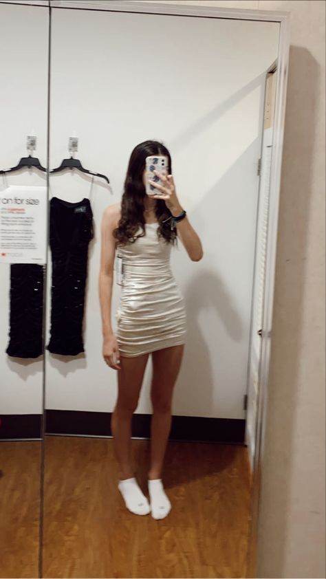 Vsco Homecoming Dress, Disco Prom Theme Dress, Hoco Dress Aesthetic, Homecoming Dress Aesthetic, Hoco Dresses Aesthetic, Homecoming Dresses Aesthetic, Eighth Grade Dance Dresses, Dress Aesthetic Summer, Dresses For A Dance