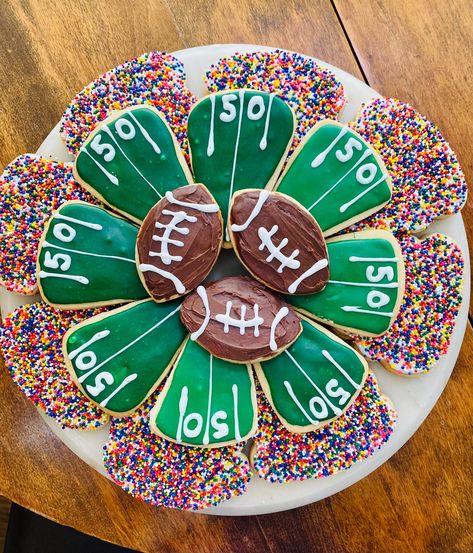 Excited to share this item from my #etsy shop: Football stadium cookies platter Cookies Football, Super Bowl Cookies, Football Cookies, Themed Cookies, Football Party Food, Football Cake, Vanilla Icing, Sugar Cookie Frosting, Salty Cake