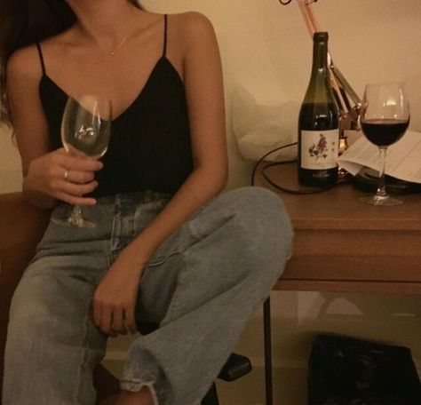 K Fashion, Fitness Logo, Look Cool, Aesthetic Girl, Wine Glasses, Photo Inspiration, Aesthetic Pictures, Vision Board, A Woman