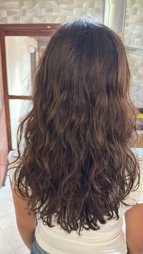 Thick Wavy Hair With Layers, Unstyled Wavy Hair, Long 2b Hair, Wavy Hair Cuts With Layers Medium, 2a Haircut, 2a Hairstyles, 2a Curly Hair, 2a Wavy Hair, 2b Haircut