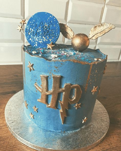 Hogwarts Cake Design Images (Cake Gateau Ideas) - 2020 Mini Cake Ideas, Harry Potter Cake Ideas, Harry Potter Birthday Cake Ideas, Tort Harry Potter, Harry Potter Theme Cake, Harry Potter Desserts, Gateau Harry Potter, Harry Potter Theme Birthday, Harry Potter Birthday Cake