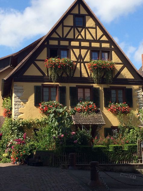 Pretty German House Engen Traditional German House, German Home Exterior, Old German Houses, Black Forest House, German Home, Small Apartment Building Design, Tudor Architecture, Houses In Germany, Small Apartment Building