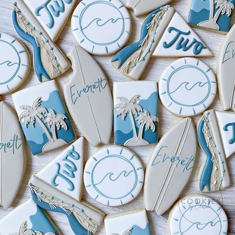 Surf Cookies Decorated, Surfboard Cookies Decorated, Surf Theme Cookies, Ocean Decorated Cookies, Surfboard Cookies, Beach Themed Cookies, Tropical Cookies, Bday Cookies, Beach Birthday Cake