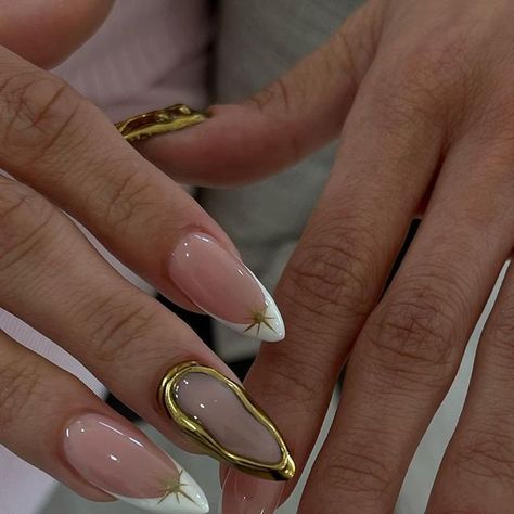 IT’S A LIFESTYLE NAILS | SAN JOSE on Instagram: "Gold goddess vibes👑 Using @daily_charme gold chrome and chrome gel effect  . . . . . . . #sanjosenails #bayareanails #chromenails #almondnails" White French Tip With Gold Chrome, Almond Gold Chrome Nails, Gold Chrome Nail Designs, Acrylic Nail Designs Gold, Gold Outline Nails, Gold Chrome French Tip Nails, Elegant Gold Nails, Gold Chrome Nails Designs, Crom Nails