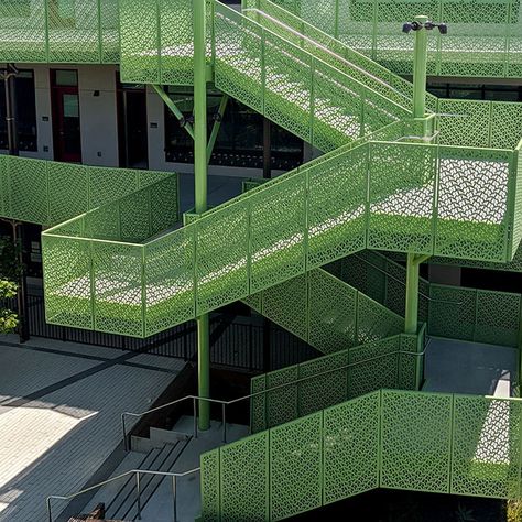 Stair Fence, Building Cladding, External Staircase, Steel Stairs, Metal Stairs, Stairs Architecture, Parsons School Of Design, Staircase Design, Staircases