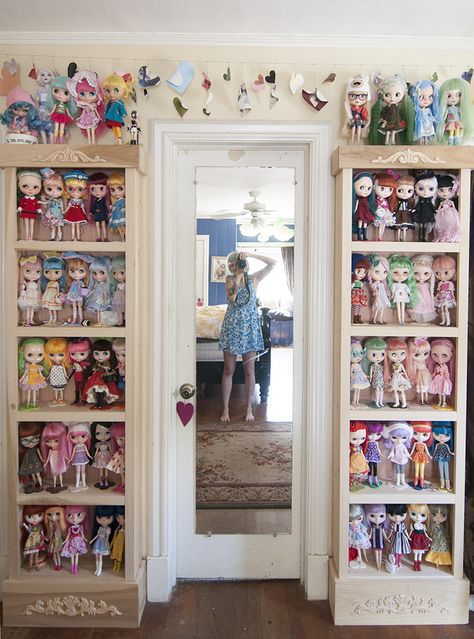 Blythe Bebek, Toy Display, A Beautiful Mess, Doll Display, Toy Rooms, Doll Collection, Hello Dolly, Beautiful Mess, Room Decorations