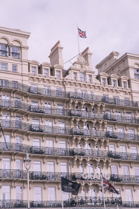 Brighton Architecture, Seaside Architecture, Victorian Seaside, Micro Living, Seaside Apartment, Brighton Sussex, Brighton England, English Summer, Living In England