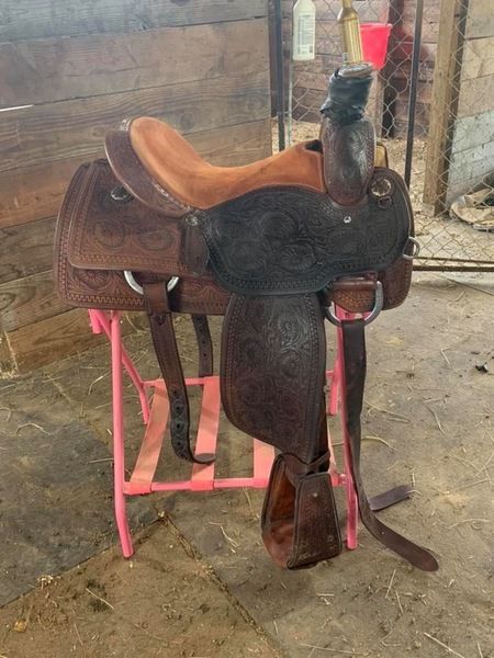 Used Saddles For Sale, Western Saddles On Horses, Saddle Western, Western Pleasure Saddle, Saddles For Sale, Reining Saddle, Kiger Mustang, Highland Pony, Miniature Horse Tack