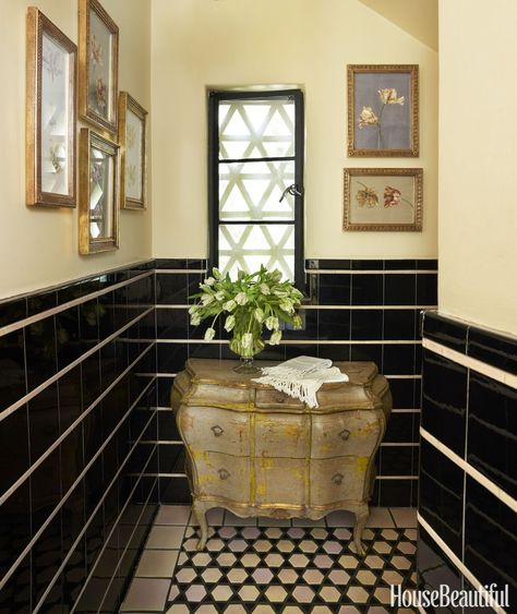 Cream Powder Room Black And Cream Bathroom, Bathroom Victorian, Graphic Tiles, Designer Bathrooms, Patterned Bathroom Tiles, Cream Bathroom, Glamorous Interiors, Bathroom Accents, Powder Room Decor