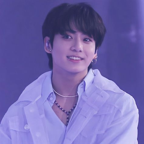 Jungkook Purple Aesthetic, Jungkook 190811, Jungkook Face, Jungkook Purple, Dark Pics, Diamond Face Hairstyle, Free Photo Filters, Art Outfits, Jungkook Icon