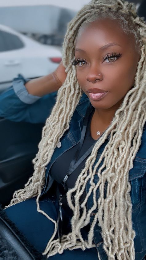 Platinum Blonde Locs Black Women, White Locs Black Women, Ash Blonde Locs, Platinum Blonde Locs, Platinum Locs, Blonde Locs Black Women, Braids In The Front Natural Hair, Grad Hair