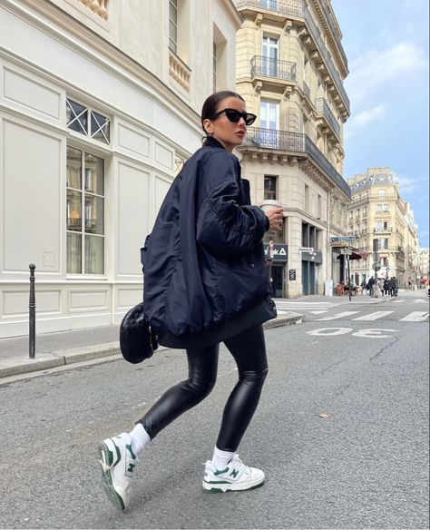 Alexandra Pereira Outfits, Bomberjacket Streetstyle, Alexandra Pereira, Streetstyle Outfit, Maxi Skirt Dress, Urban Looks, Outfit Women, Outfits Winter, City Style