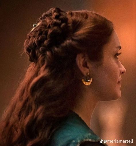 Alicent Hightower Hairstyle, Alicent Aesthetic, Alicent Hightower Hair, House Hightower, Margery Tyrell, Medieval Hair, Historical Hairstyles, Medieval Hairstyles, Alicent Hightower