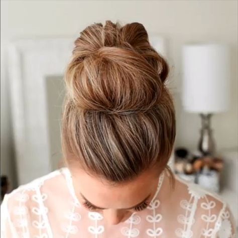 Lower Bun Hairstyles, Hairstyle Latest, Diy Updo, Messy Hair Updo, Hairstyles Tutorial, Messy Updo, Latest Hair Trends, Updo Hairstyle, Latest Hair