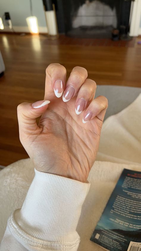 French Manicure With Chrome Powder, Clear French Manicure, Chrome Powder French Tip Nails, French Manicure Chrome, Chrome French Manicure, French Manicure With Chrome, Almond Nails French, French Tip Manicure, French Manicure Nails