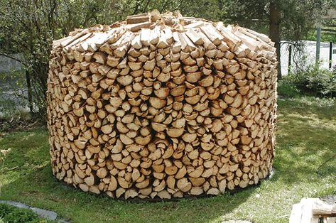 Firewood Stacking Ideas, Wood Stacking Ideas Outdoor, Wood Stacking Ideas, Firewood Stacking, Stacking Firewood, Log Shed, Firewood Storage Outdoor, Wood Stack, Stacking Wood