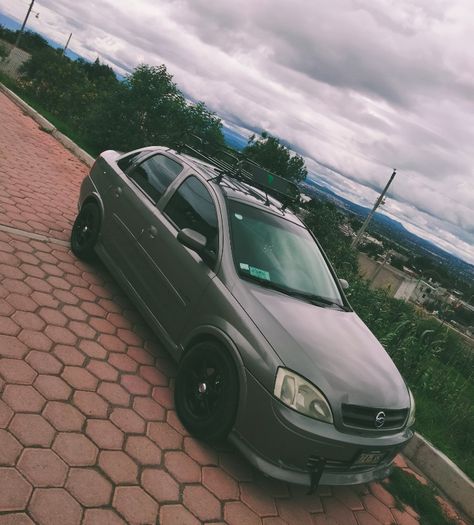 Corsa Sedan, Chevrolet Corsa, Getaway Car, Montana, Evolution, Garage, Cars, Vehicles