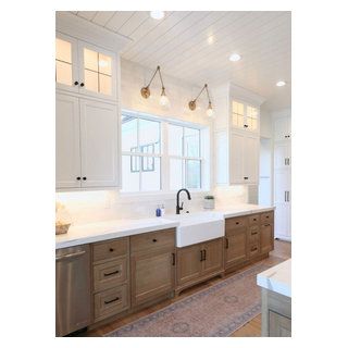 Wood Cabinets - Contemporary - Kitchen - Columbus - by Everingham Design | Houzz White And Brown Kitchen Cabinets, White And Brown Kitchen, Affordable Farmhouse Kitchen, Painted Kitchen Cabinets, Kitchen Cabinet Inspiration, Kitchen Cabinet Trends, Brown Kitchen Cabinets, Best Kitchen Cabinets, Brown Kitchen