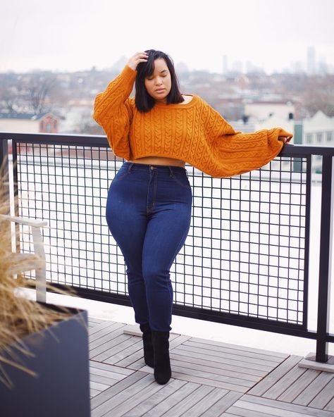 How To Widen Hips, Denise Mercedes, Fashion Nova Curve, Good Poses, Curvy Girl Fashion, Garden Home, Garden Toys, Jeans Style, Plus Size Fashion