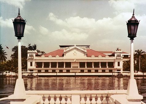 Philippines Malacanan Palace !! Malacanang Palace Philippines, Pasig River, Manila City, Cavite City, Filipino Architecture, Philippine History, William Howard Taft, Hall Painting, Subic Bay