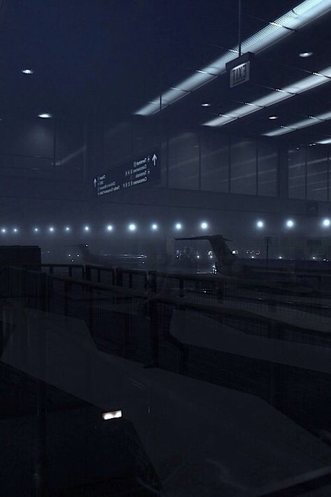 Airport Dark Paradise, Neo Noir, Night Vibes, Trik Fotografi, Dark Photography, Night City, Night Aesthetic, City Aesthetic, Night Photography