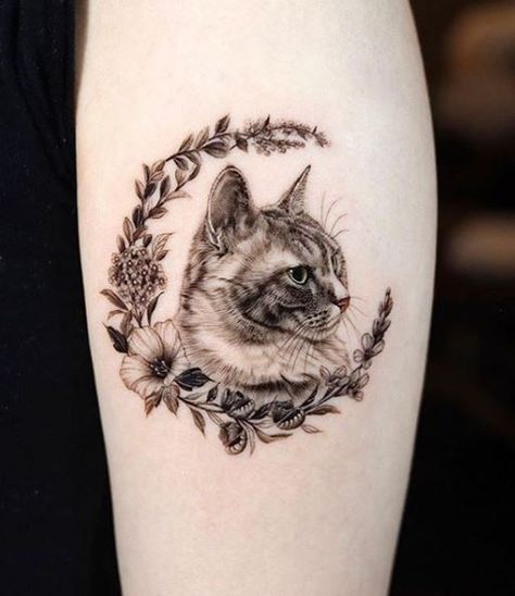 Cattoos: Gorgeous Intricate And Simple Cat Tattoos - I Can Has Cheezburger? Viking Cat Tattoo, Tattoos For Women Cat, Cat Face Tattoos, Cat Portrait Tattoos, Cat Tattoo Simple, Cute Cat Tattoo, Black Cat Tattoos, Photo Cat, Cat Tattoos