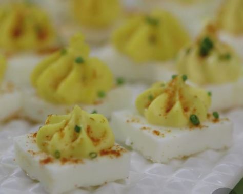 Wedding Tapas, Jordans Wedding, Southern Appetizers, Thanksgiving Deviled Eggs, Eggstra Special, Devilled Eggs Recipe Best, Peeling Hard Boiled Eggs, Deviled Eggs Easy, Best Deviled Eggs