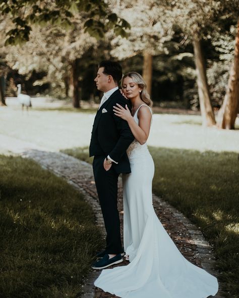 Help me choose! Which picture should be the first picture? ⠀⠀⠀⠀⠀⠀⠀⠀⠀ This stunner of wedding was photographed at Landgoed Wolfslaar in Breda. It must have been that everyone was so in love with the beautiful bride and groom @demiwelvaarts and @tscsegers That the TV show Married At First Sight just had to be recorded here 😁 ⠀⠀⠀⠀⠀⠀⠀⠀⠀ The people who know me know that I am talking a lot of nonsense again. But I do mean it that this is one of my favo wedding venues. Combine that with an amazing b... Just Married Pictures Ideas, Married Pictures, Married At First Sight, Bride And Groom Pictures, So In Love, Mean It, Picture This, Wedding Photoshoot, Just Married