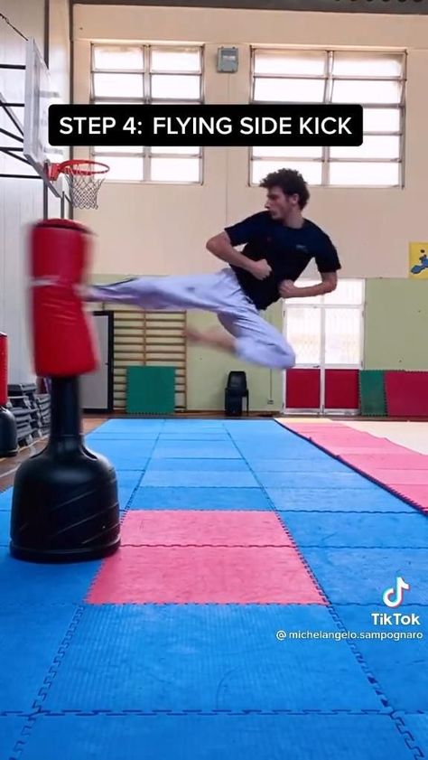 Flying Side Kick, Mixed Martial Arts Training, Hadiah Diy, Taekwondo Training, Self Defence Training, Trening Sztuk Walki, Self Defense Moves, Self Defense Martial Arts, Karate Martial Arts