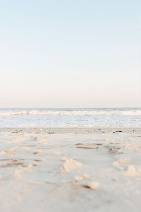 Venice Beach, Florida  The beach is calling you! Footprints In The Sand, Venice Florida, Shooting Photo, Vacation Resorts, Beach Aesthetic, White Aesthetic, Beach Vibe, Beach Photos, The Sand